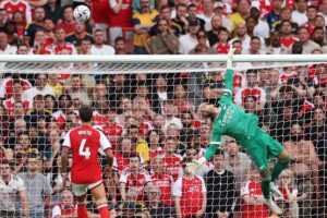 Arsenal yatsinze Chelsea ibitego 2-1 ikomeza kuyobora irushanwa rya Premier League.