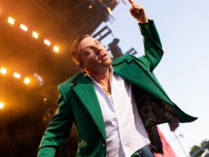 Umuraperi Macklemore yavuze ko ubutumwa bwe bwo gushyigikira Palestine butari bugamije kwibasira Abayahudi.